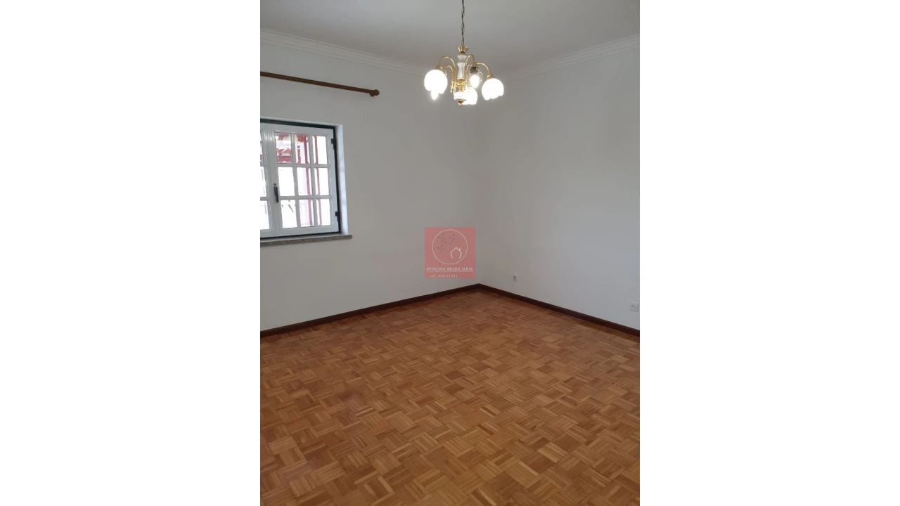 Moradia T3 para Venda em Mazarefes e Vila Fria Foto 9