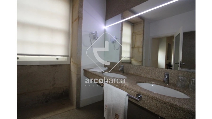 Negócio para Venda em Vila e Roussas Foto 61