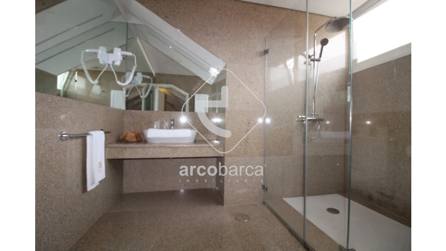 Negócio para Venda em Vila e Roussas Foto 69