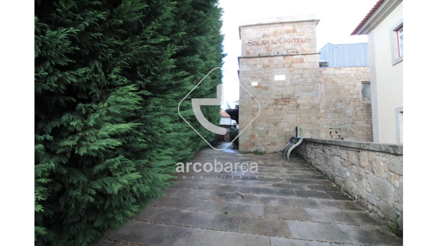 Negócio para Venda em Vila e Roussas Foto 1