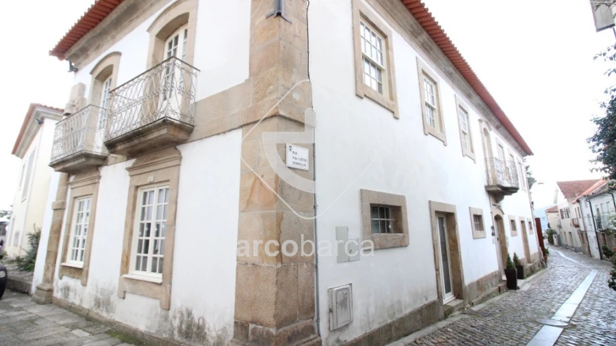 Negócio para Venda em Vila e Roussas