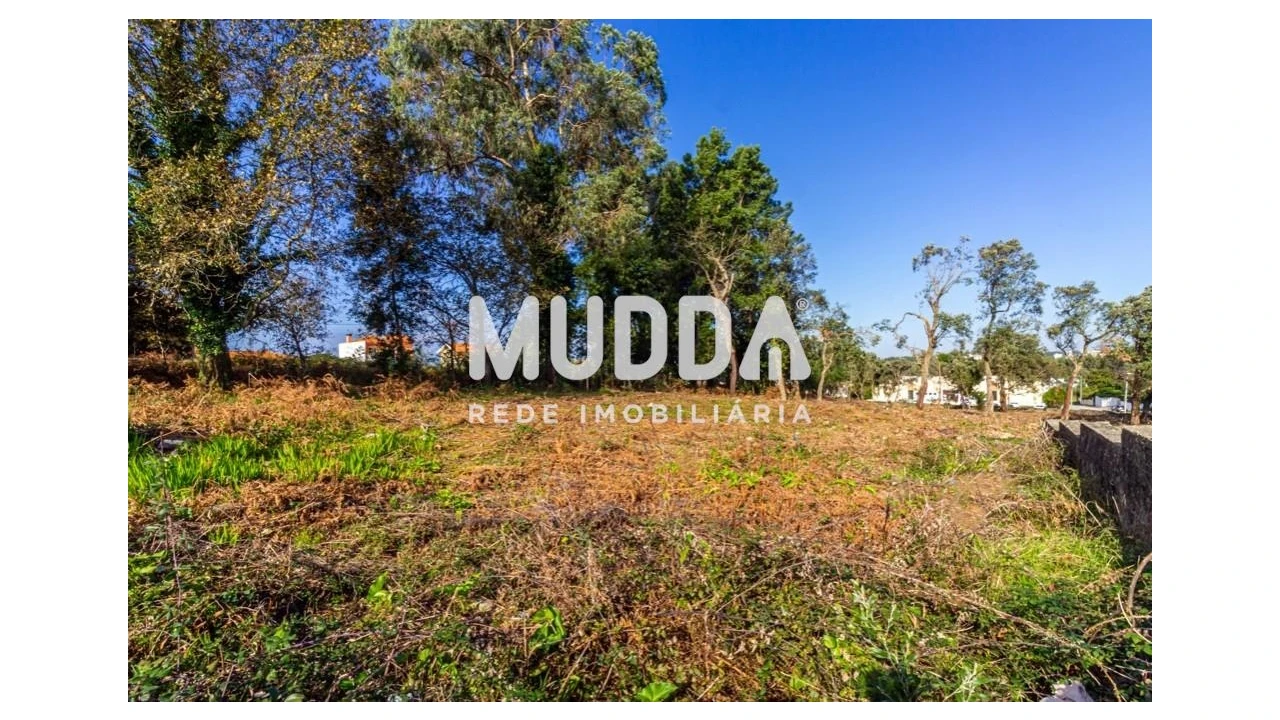 Terreno para Venda em Paços de Brandão Foto 2