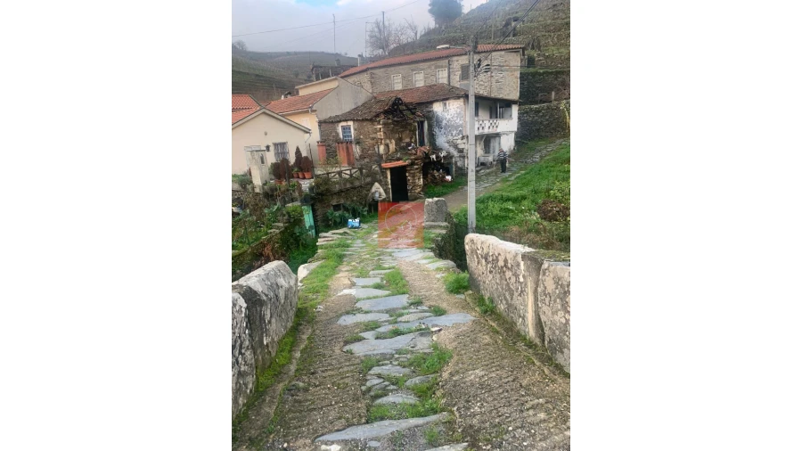 Moradia T1 para Venda em Moura Morta e Vinhós Foto 12