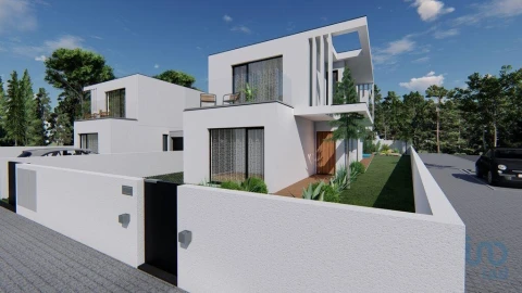 Moradia T4 para Venda em Charneca de Caparica e Sobreda