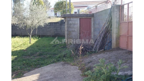 Terreno para Venda em Cebolais de Cima e Retaxo