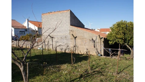 Terreno para Venda em Cebolais de Cima e Retaxo
