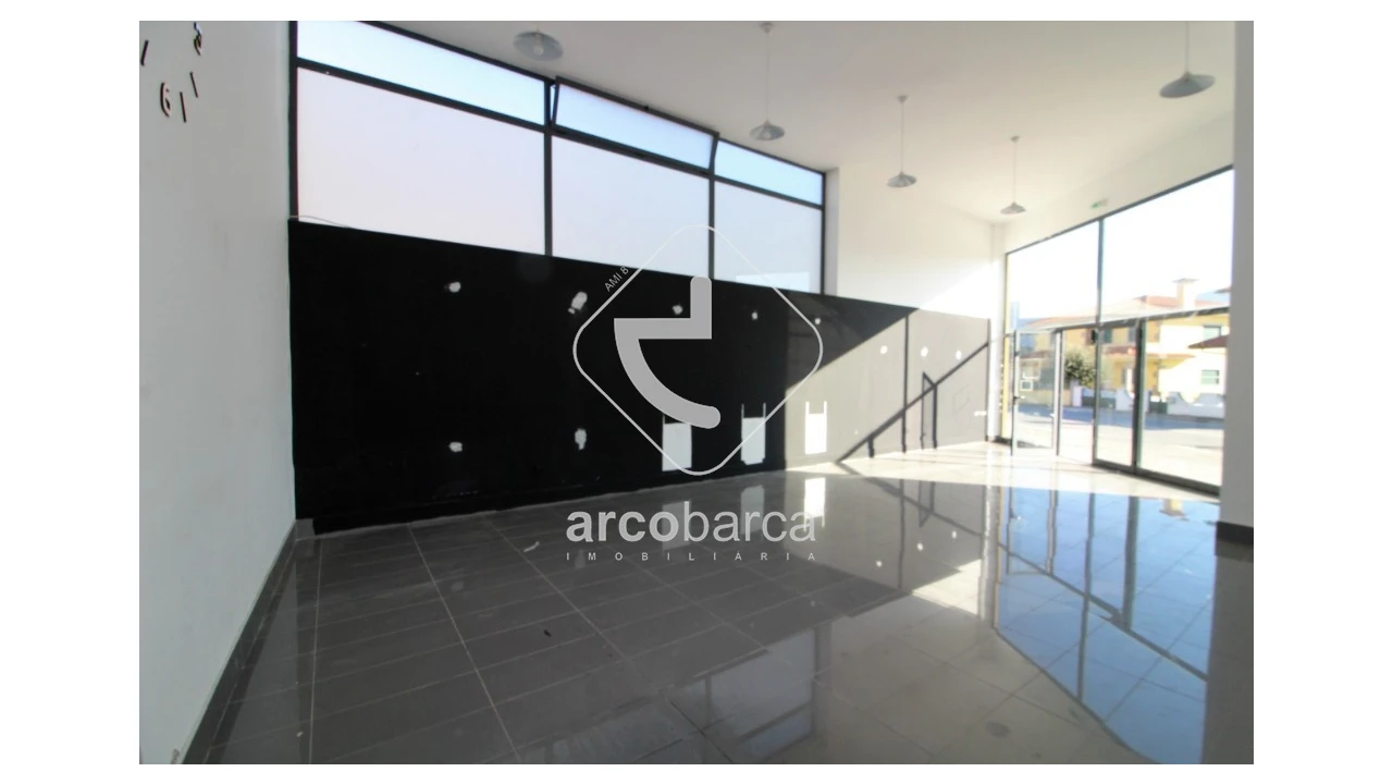 Loja para Venda em Ponte da Barca, V.N. Muía, Paço Vedro Magalhães Foto 1