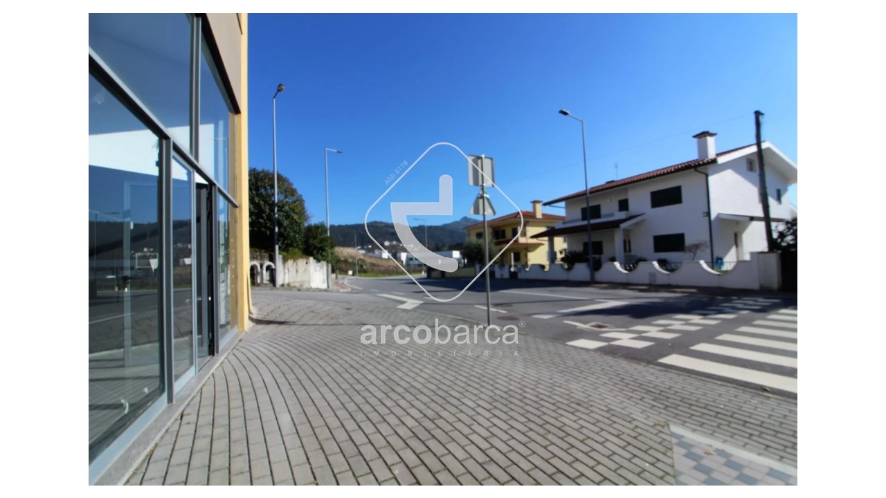 Loja para Venda em Ponte da Barca, V.N. Muía, Paço Vedro Magalhães Foto 7