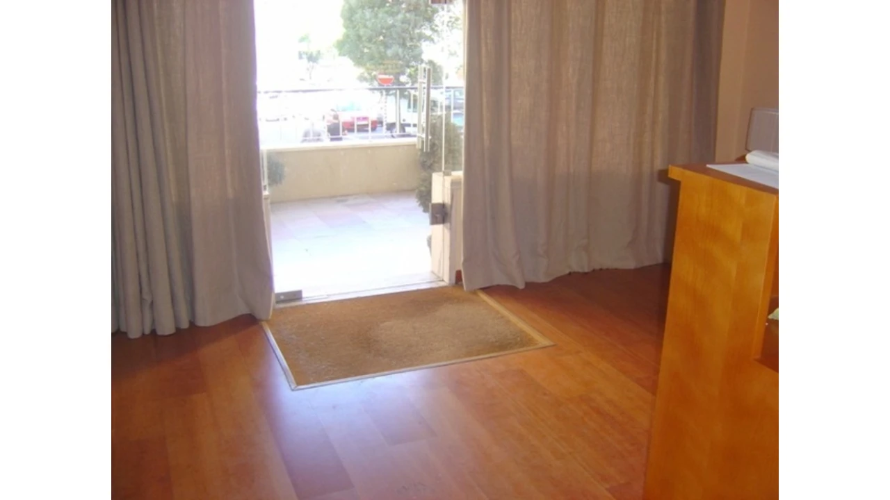 Loja para Venda em Algés, Linda-A-Velha e Cruz Quebrada-Dafundo Foto 2