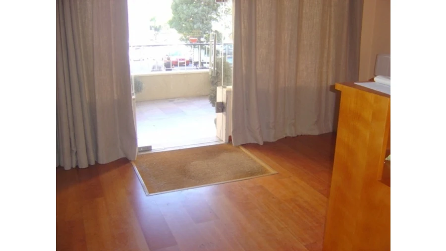 Loja para Venda em Algés, Linda-A-Velha e Cruz Quebrada-Dafundo Foto 2