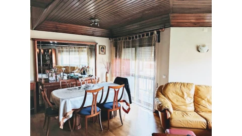 Apartamento T5 para Venda em Póvoa de Varzim, Beiriz e Argivai