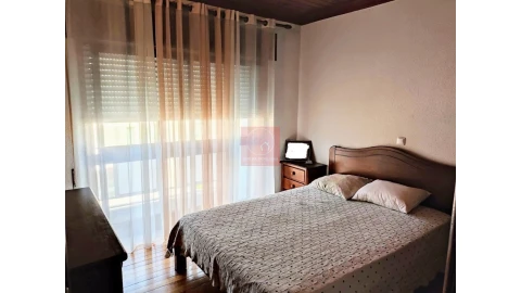 Apartamento T5 para Venda em Póvoa de Varzim, Beiriz e Argivai