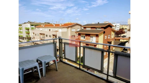 Apartamento T5 para Venda em Póvoa de Varzim, Beiriz e Argivai