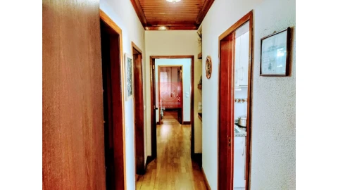 Apartamento T5 para Venda em Póvoa de Varzim, Beiriz e Argivai