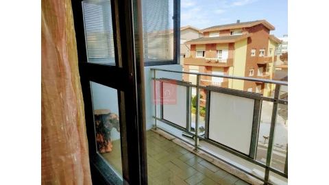 Apartamento T5 para Venda em Póvoa de Varzim, Beiriz e Argivai