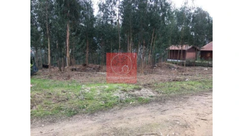 Terreno para Venda em Venade e Azevedo