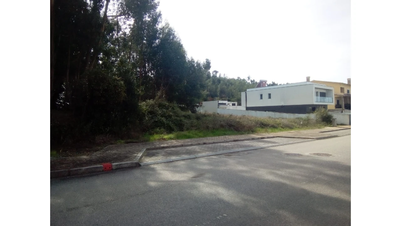 Terreno para Venda em Taveiro, Ameal e Arzila Foto 1