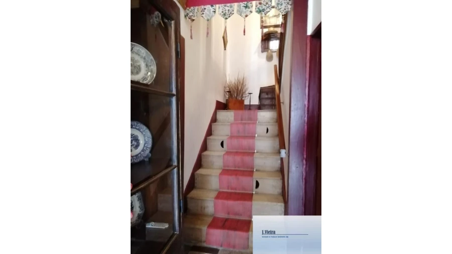 Moradia T4 para Venda em Urros e Peredo dos Castelhanos Foto 6