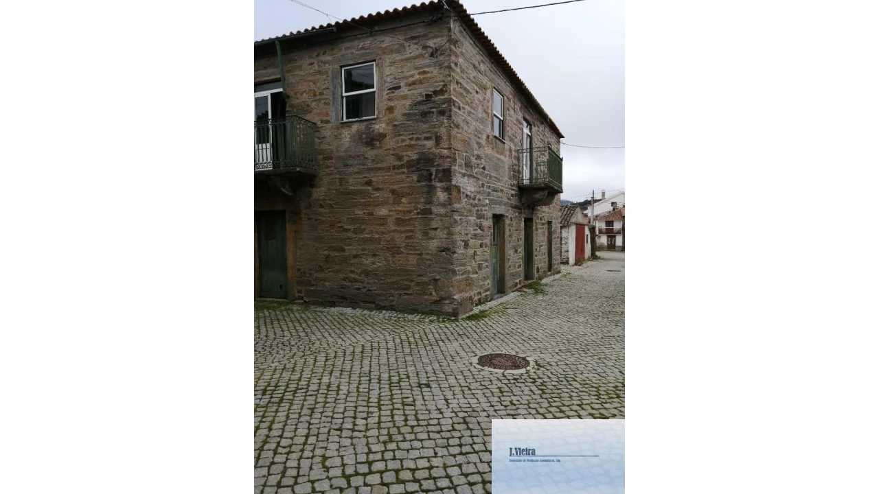 Moradia T4 para Venda em Urros e Peredo dos Castelhanos Foto 13