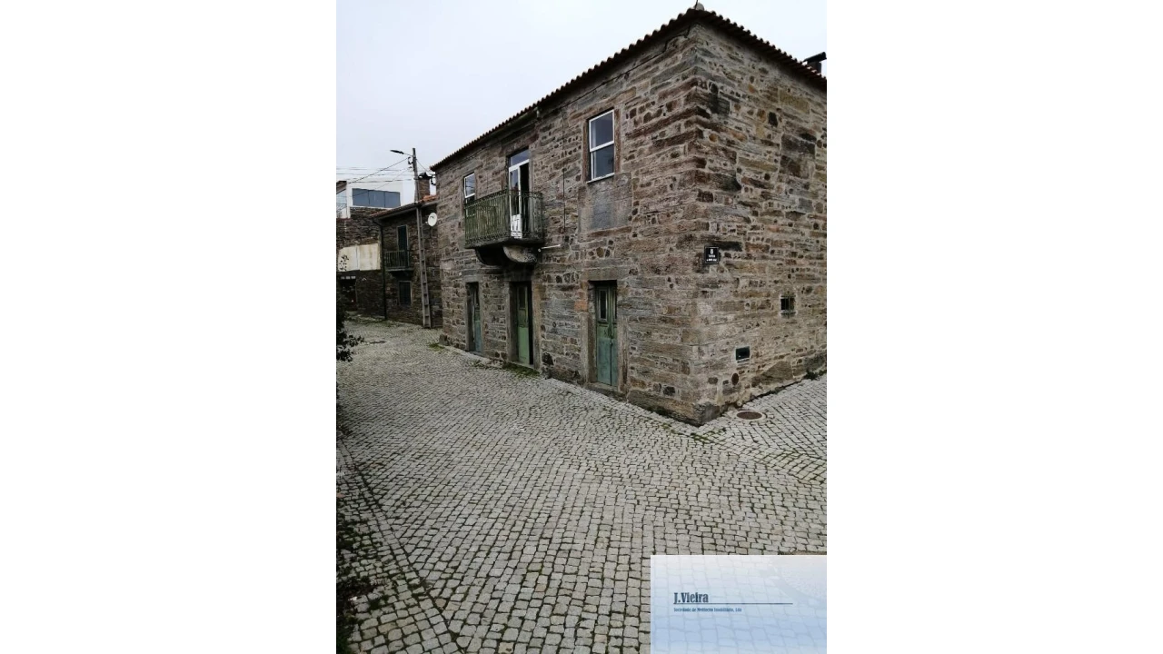 Moradia T4 para Venda em Urros e Peredo dos Castelhanos Foto 2