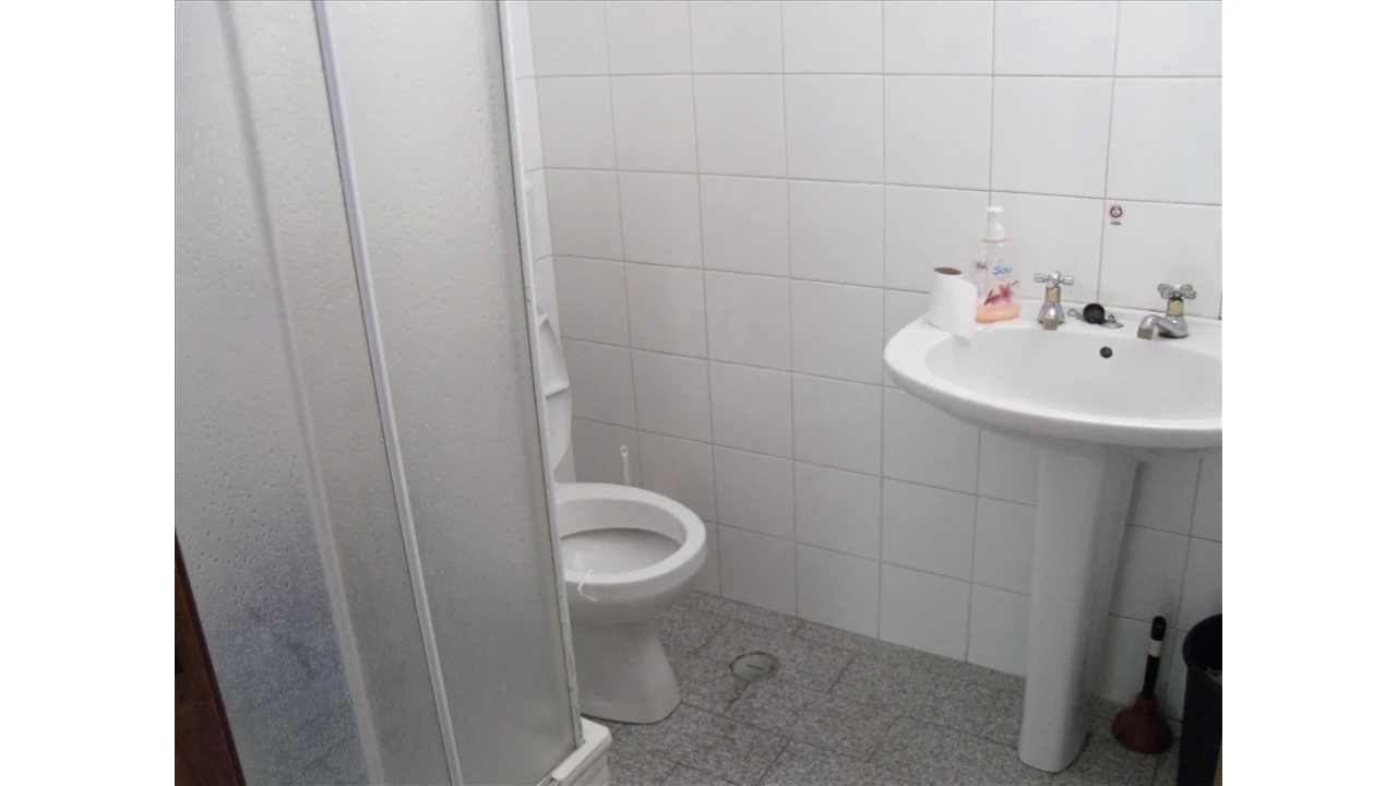 Loja para Venda em Charneca de Caparica e Sobreda Foto 9