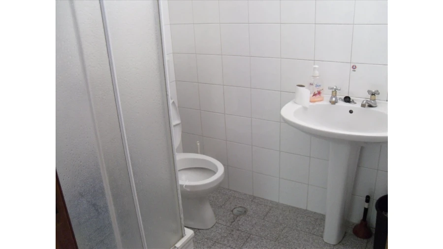 Loja para Venda em Charneca de Caparica e Sobreda Foto 9