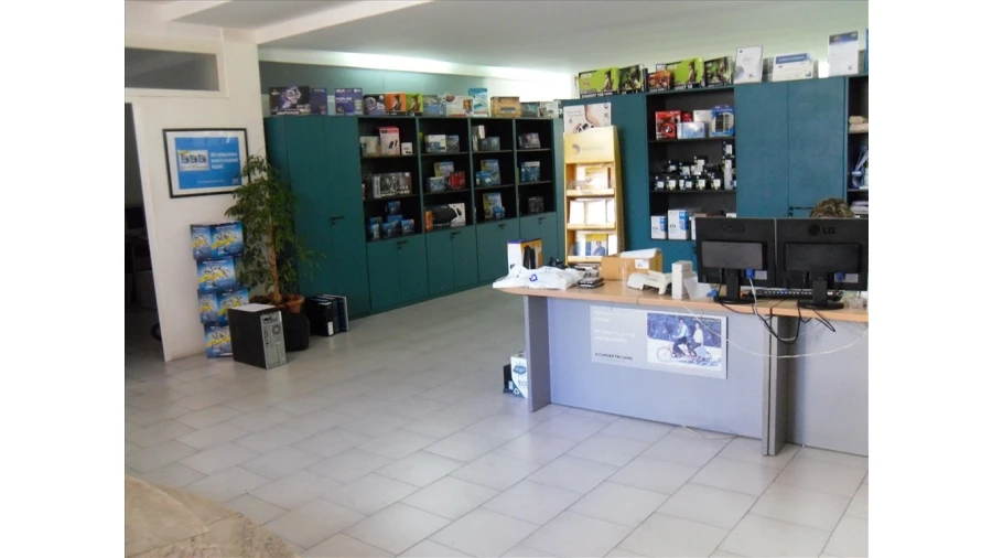 Loja para Venda em Charneca de Caparica e Sobreda