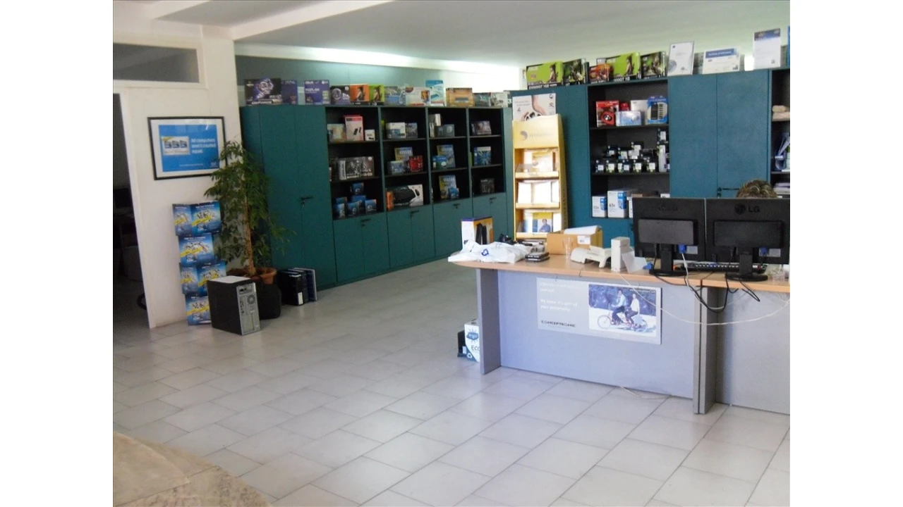 Loja para Venda em Charneca de Caparica e Sobreda Foto 1