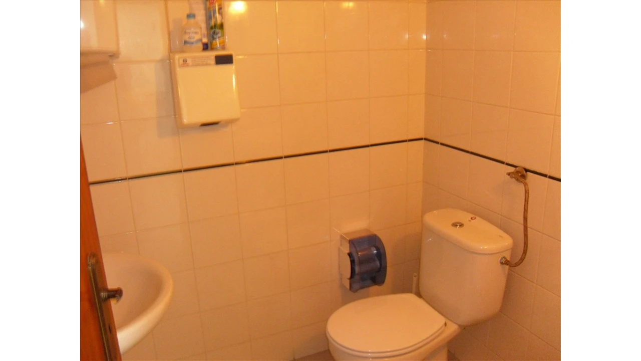 Loja para Venda em Charneca de Caparica e Sobreda Foto 17