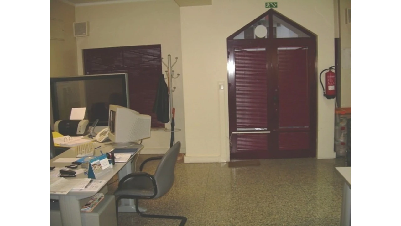 Escritório para Venda em Almada, Cova da Piedade, Pragal e Cacilhas Foto 1