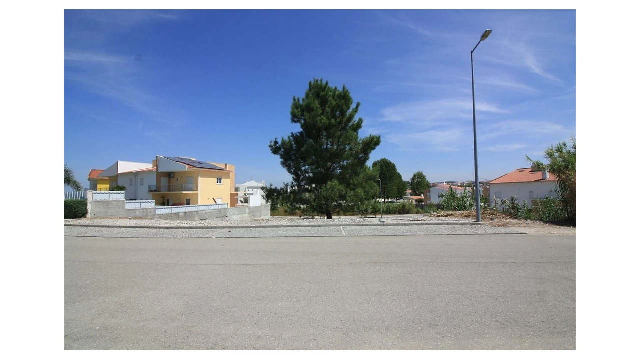 Terreno para Venda em Sebal e Belide Foto 1