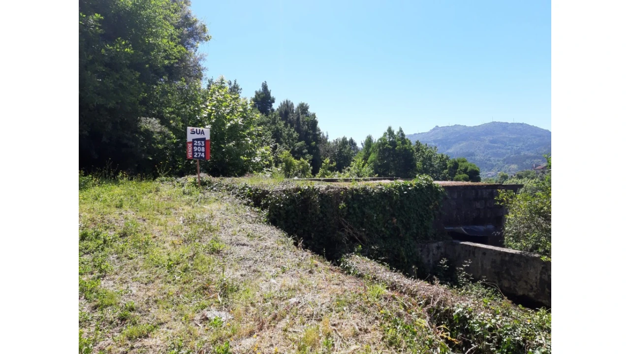 Terreno para Venda em Bouro (Santa Maria) Foto 4