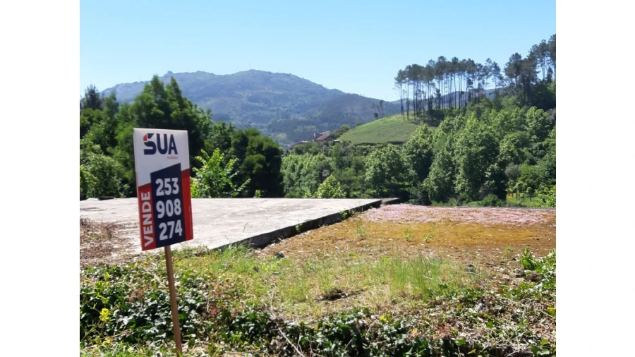 Terreno para Venda em Bouro (Santa Maria) Foto 3
