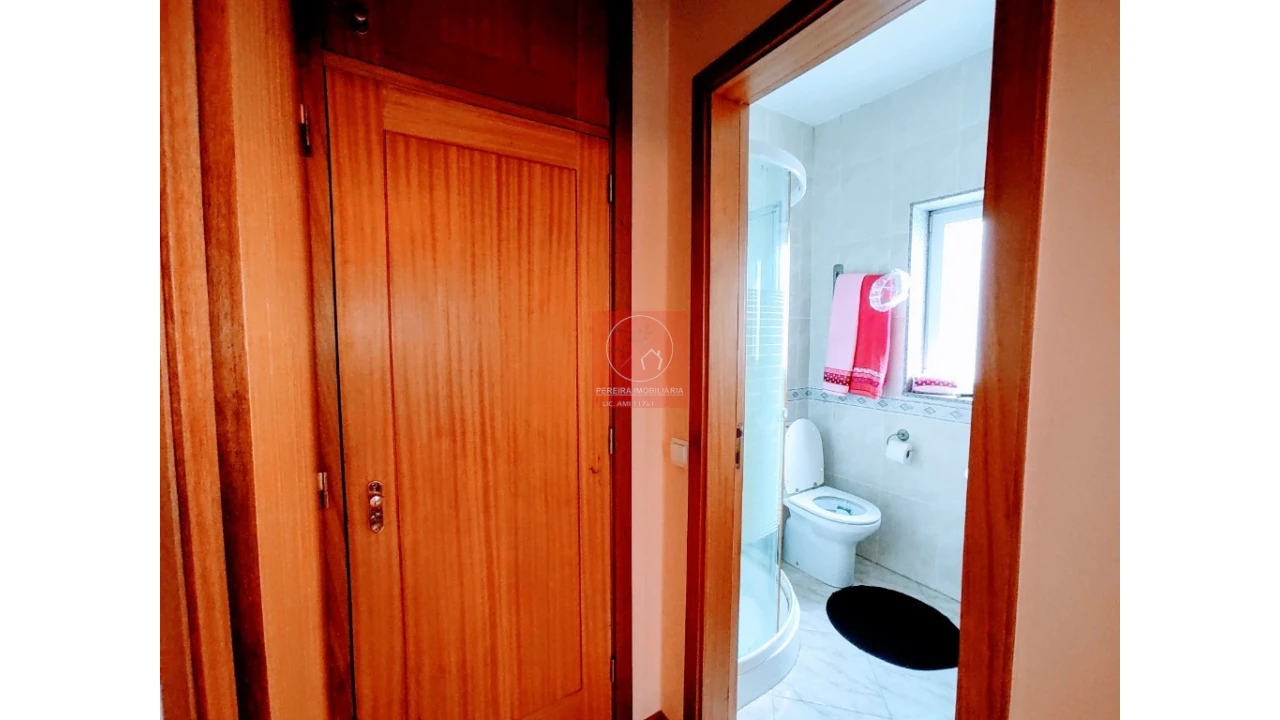 Moradia T4 para Venda em Rio Mau e Arcos Foto 20