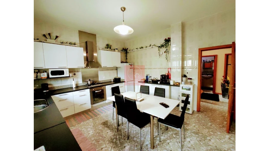 Moradia T4 para Venda em Rio Mau e Arcos Foto 4