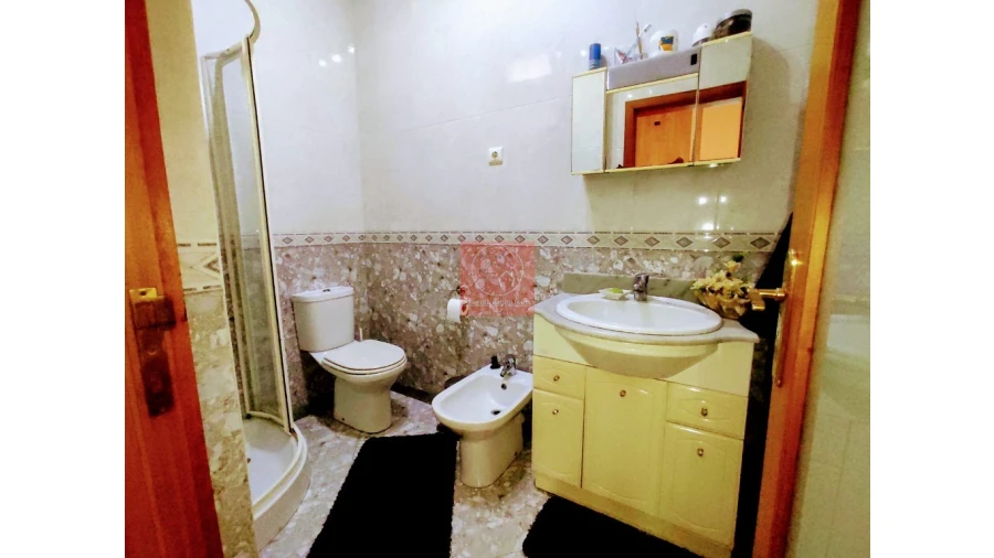 Moradia T4 para Venda em Rio Mau e Arcos Foto 5