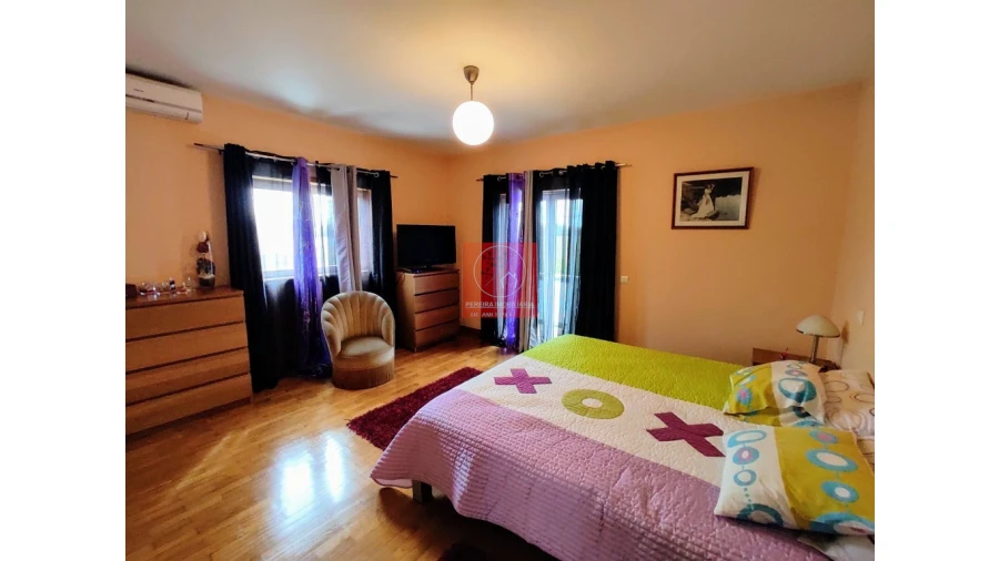 Moradia T4 para Venda em Rio Mau e Arcos Foto 18