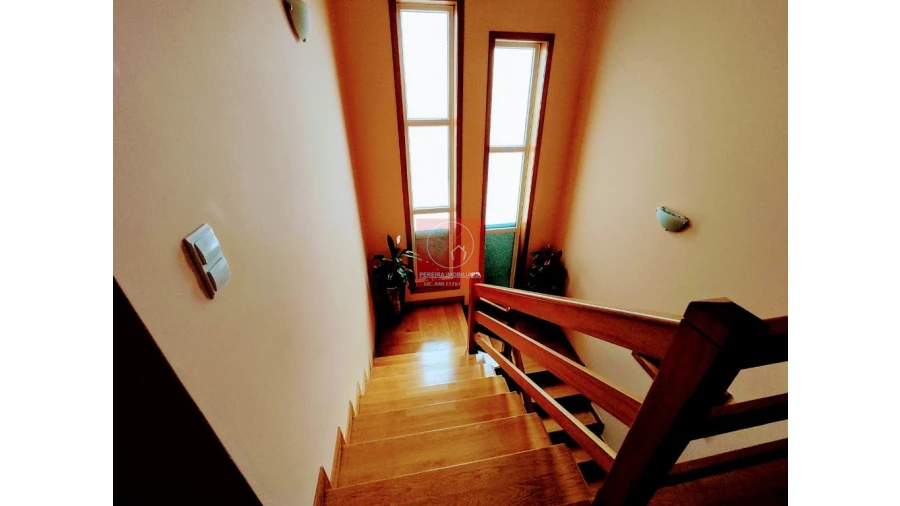 Moradia T4 para Venda em Rio Mau e Arcos Foto 6