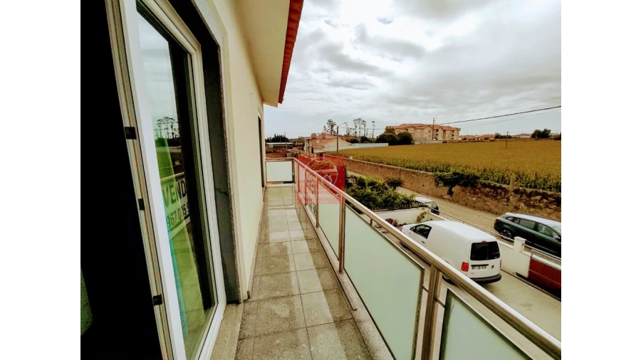 Moradia T4 para Venda em Rio Mau e Arcos Foto 17