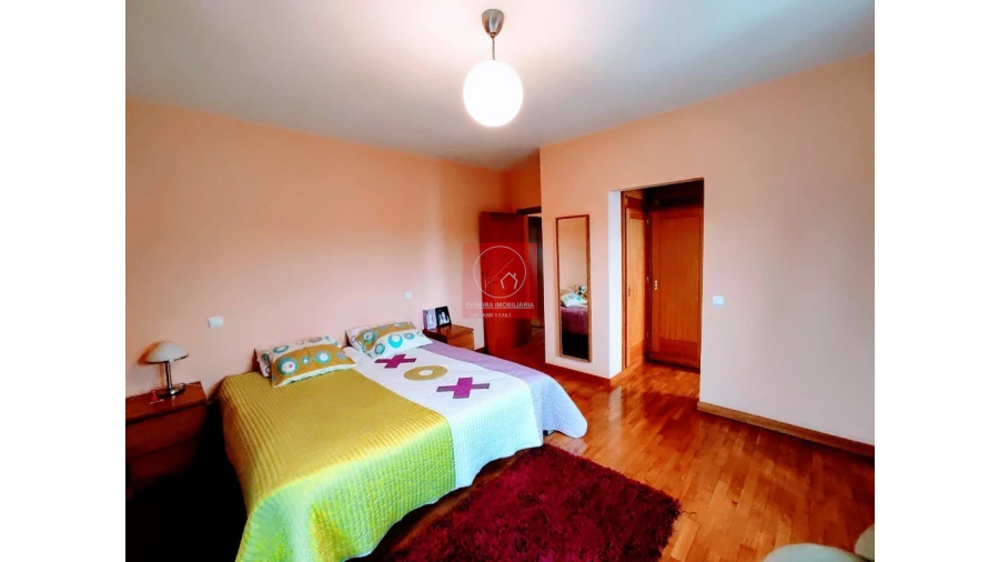 Moradia T4 para Venda em Rio Mau e Arcos Foto 19