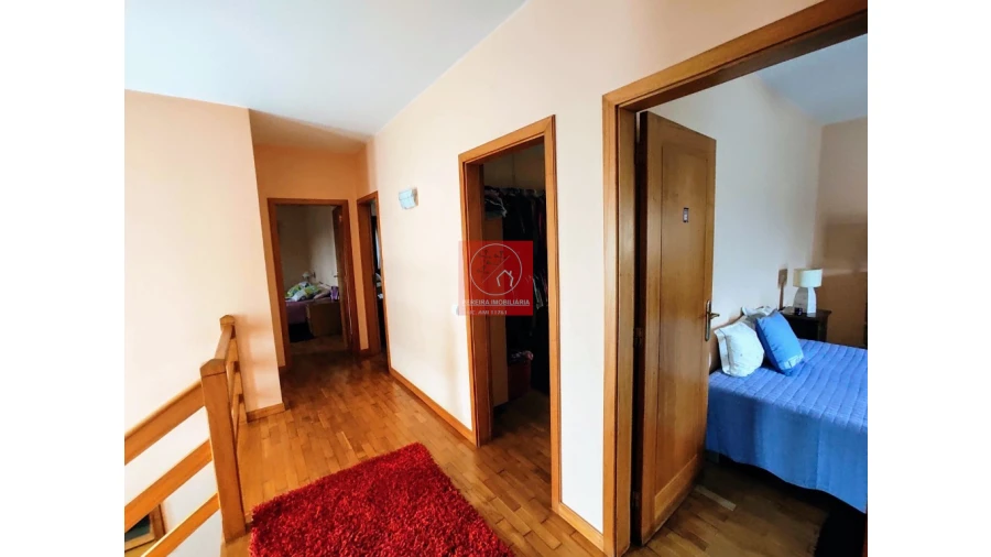 Moradia T4 para Venda em Rio Mau e Arcos Foto 8