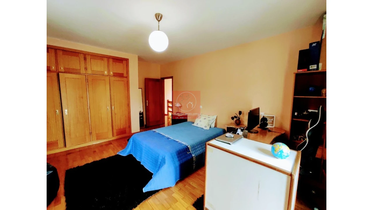 Moradia T4 para Venda em Rio Mau e Arcos Foto 16