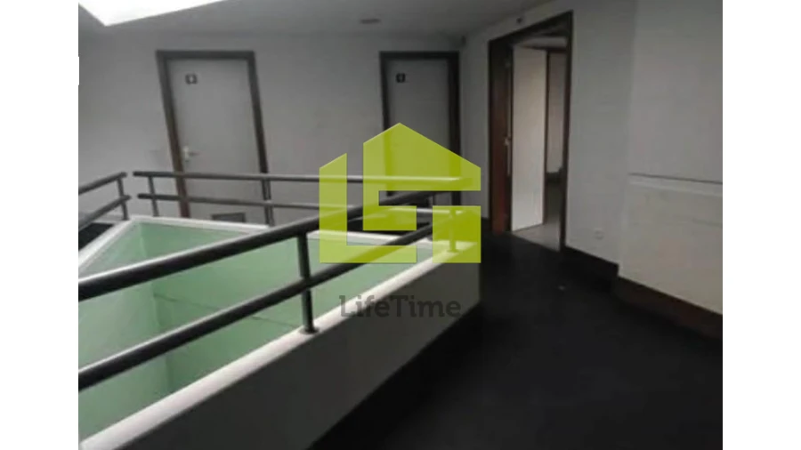 Prédio para Venda em Pena, Quintã e Vila Cova Foto 8