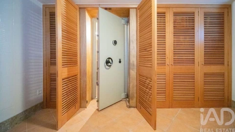 Moradia T11 para Venda em O. Azeméis, Riba-Ul, Ul, Macinhata Seixa, Madail