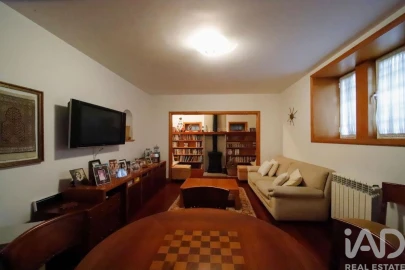 Moradia T11 para Venda em O. Azeméis, Riba-Ul, Ul, Macinhata Seixa, Madail