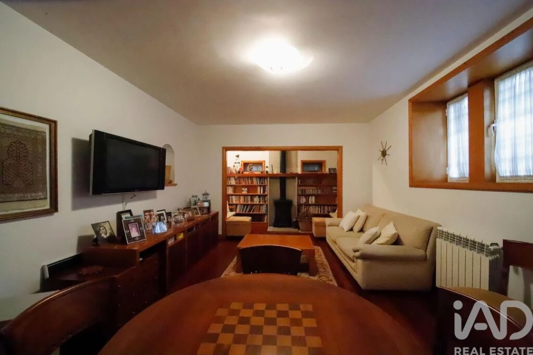 Moradia T11 para Venda em O. Azeméis, Riba-Ul, Ul, Macinhata Seixa, Madail Foto 4