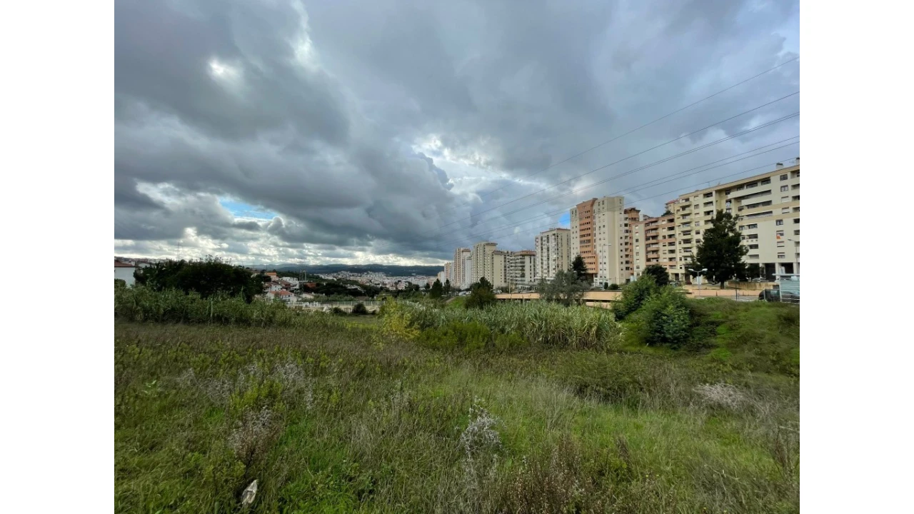 Terreno para Venda em Santo Antonio dos Olivais Foto 9