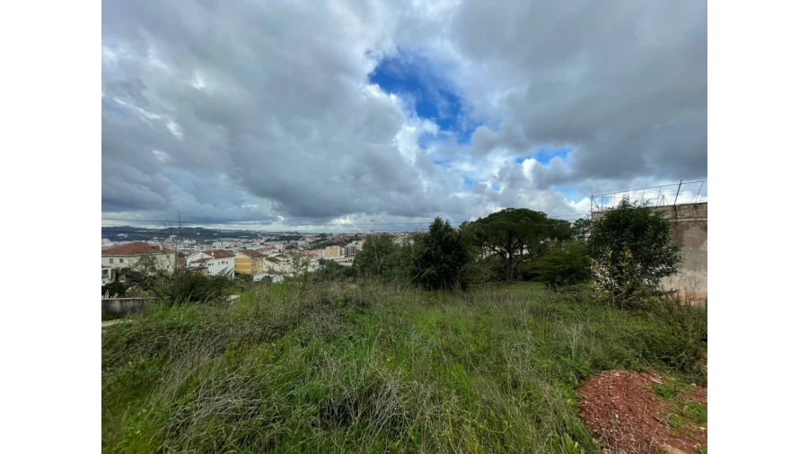 Terreno para Venda em Santo Antonio dos Olivais Foto 2