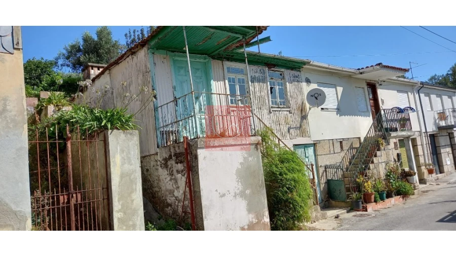 Moradia T2 para Venda em Cambres Foto 2