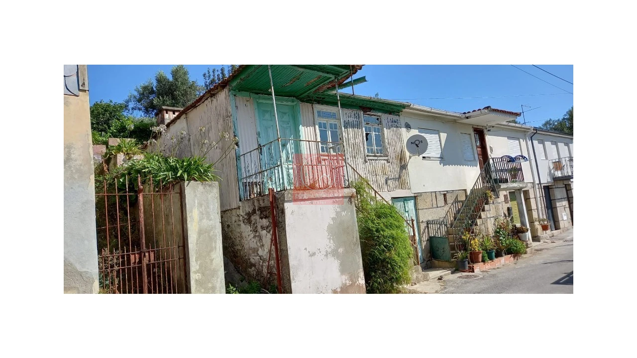 Moradia T2 para Venda em Cambres Foto 2